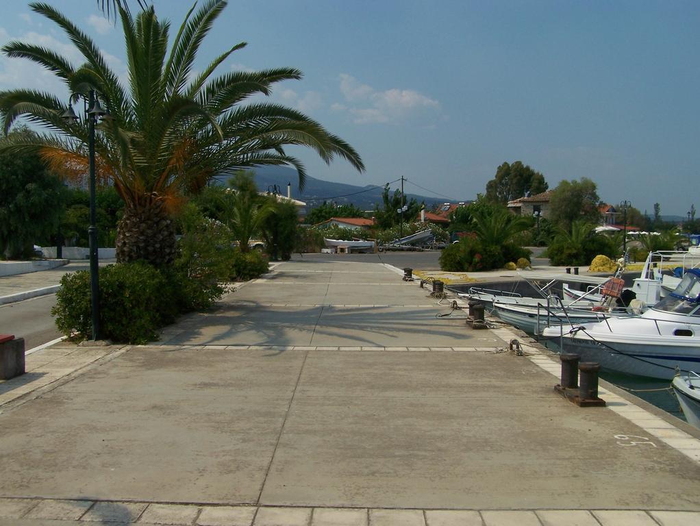 Apartahotel Akroyali &